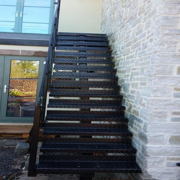 Single Spine Staircase 9 STEEL STAIRCASES
