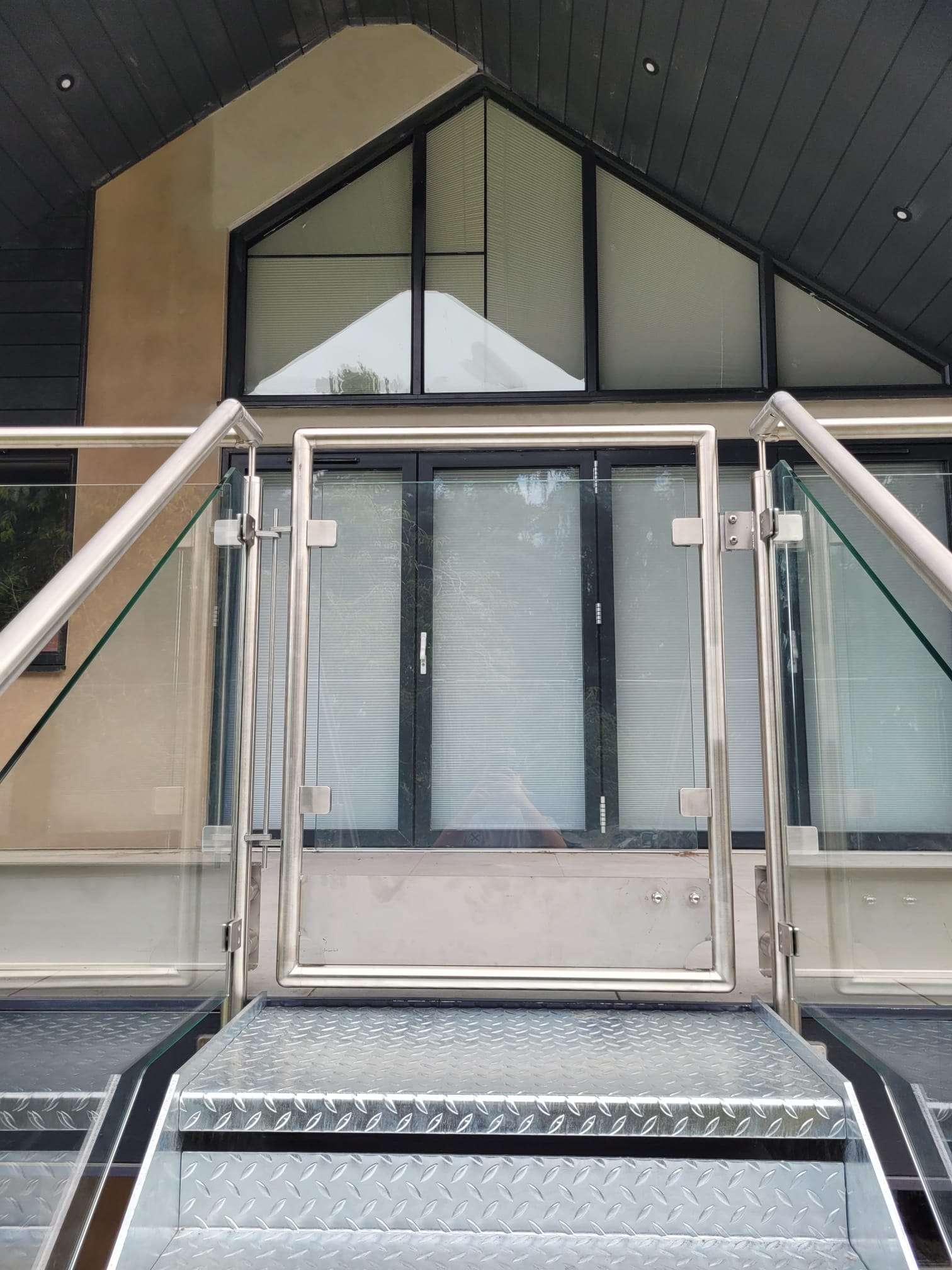 External Staircase 6 External balcony stair project — return view with matching gate