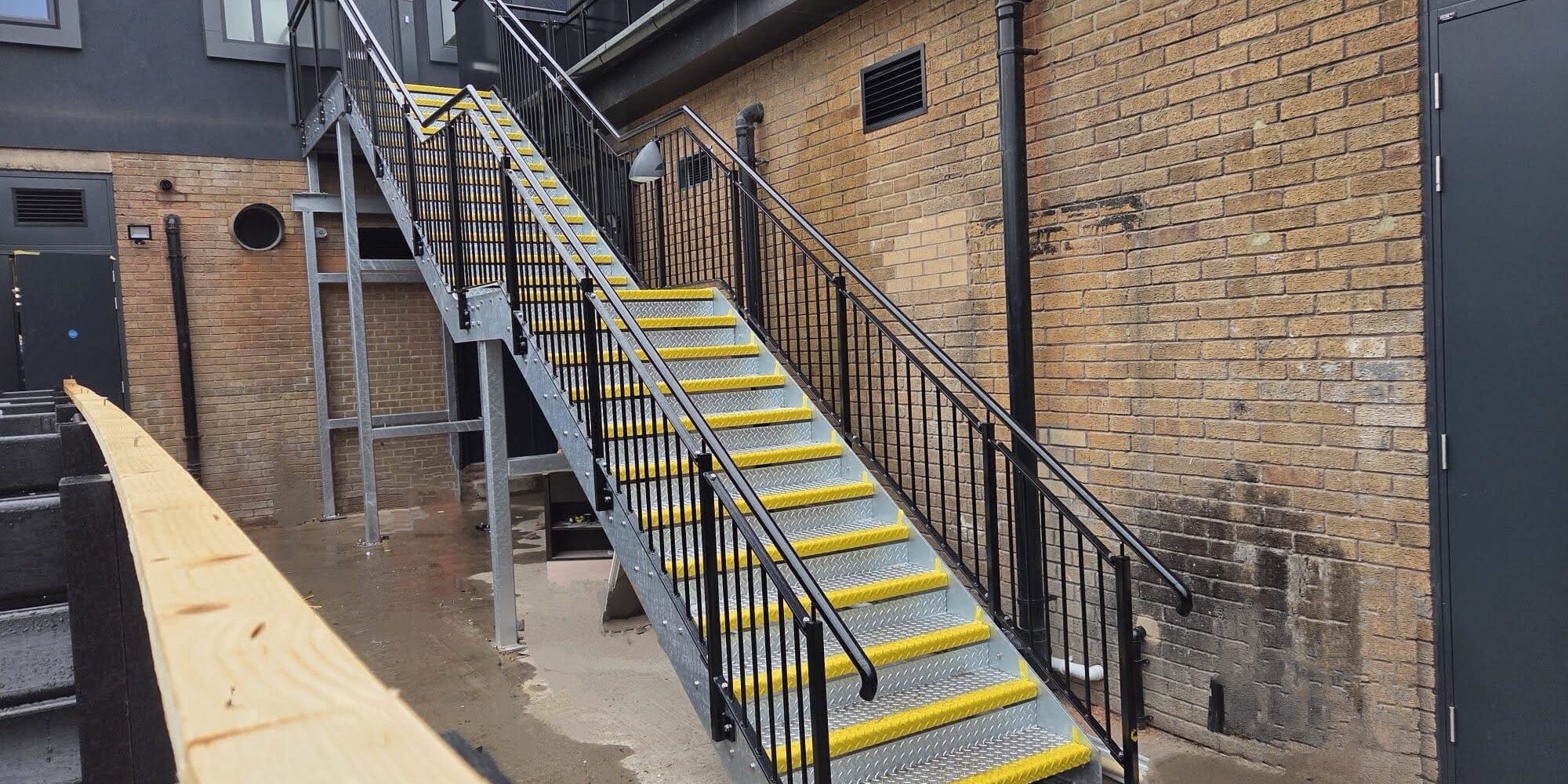 IMG-20251008-WA0008 Fire escape and staircase